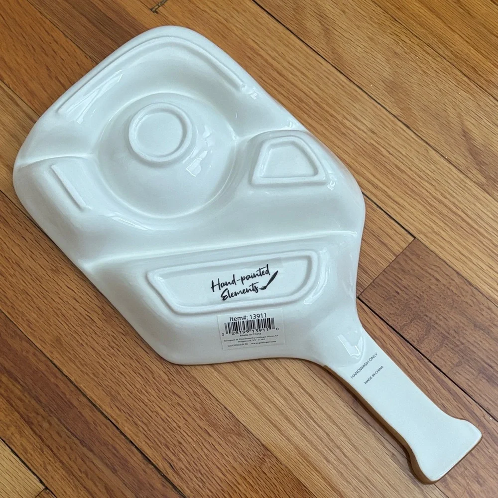 Ceramic Serving Tray in pickledball shaped chip and dip. - Picture 3 of 6